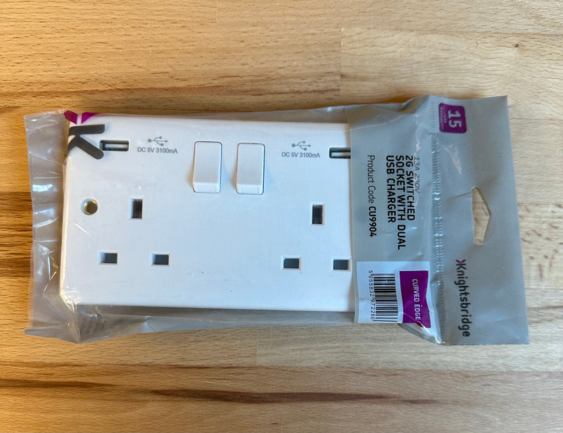 Knightsbridge CU9904 White 2 Gang Curved Edge 13A SP Switched Socket With Dual 3.1A Type A USB Charger Outlets - LED Spares