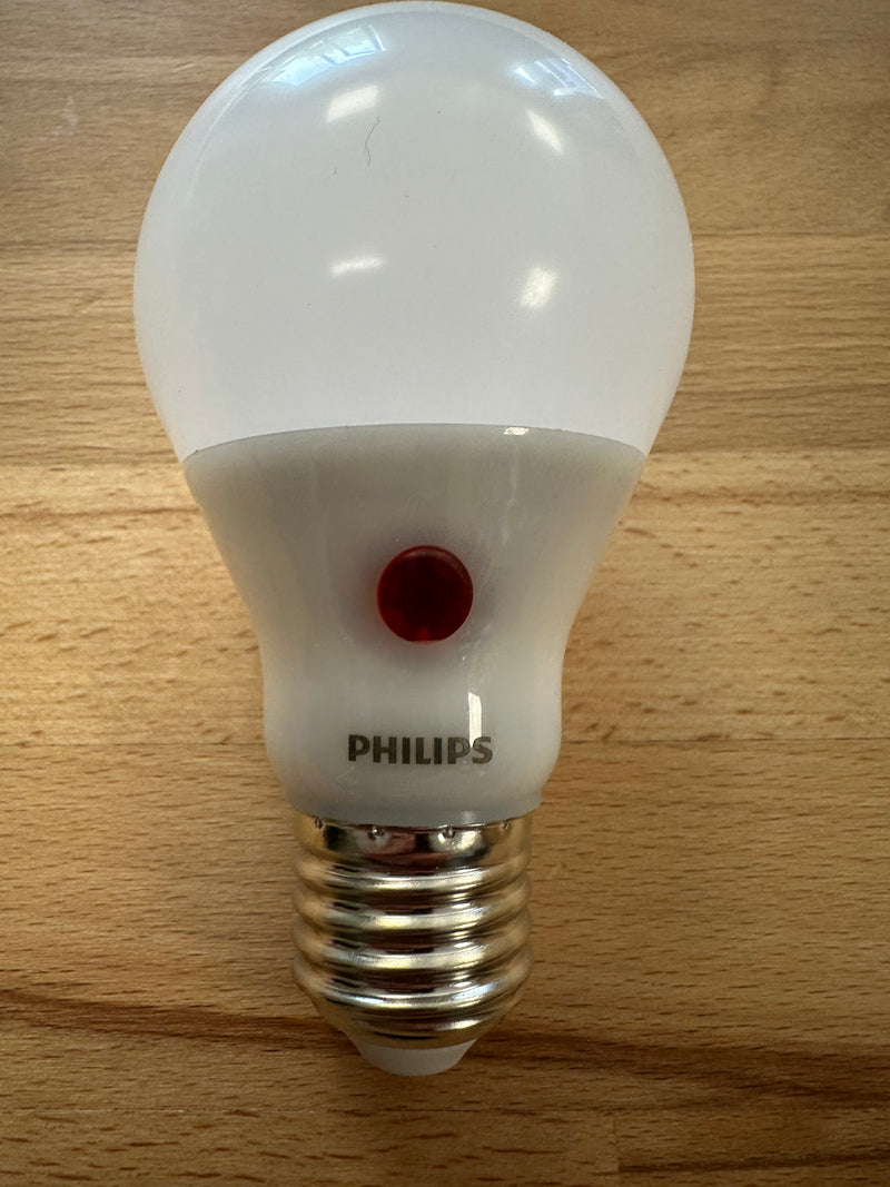 Philips 7.5W = 60W LED Dusk till Dawn Daylight Sensor E27/ES Bulb 2700K Warm White - LED Spares